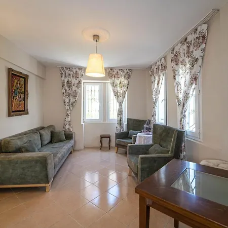 Flat With Balcony Close To Calis Beach In Fethiye 아파트