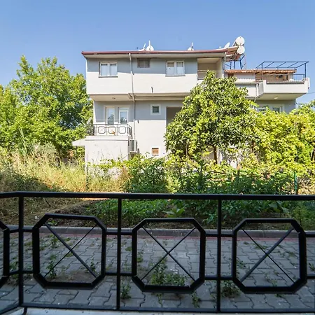 Flat With Balcony Close To Calis Beach In Fethiye 아파트 *